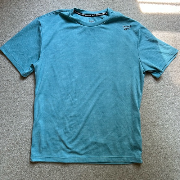 Reebok Athletic Top - Picture 1 of 2